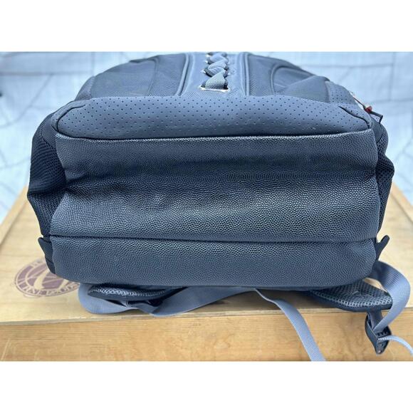 Swiss Gear Laptop Backpack Black Cross Logo Zippered Compartment Size 16In - Picture 5 of 13